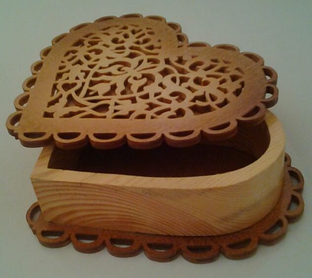 scroll-saw-heart-box-cutting-file.jpeg