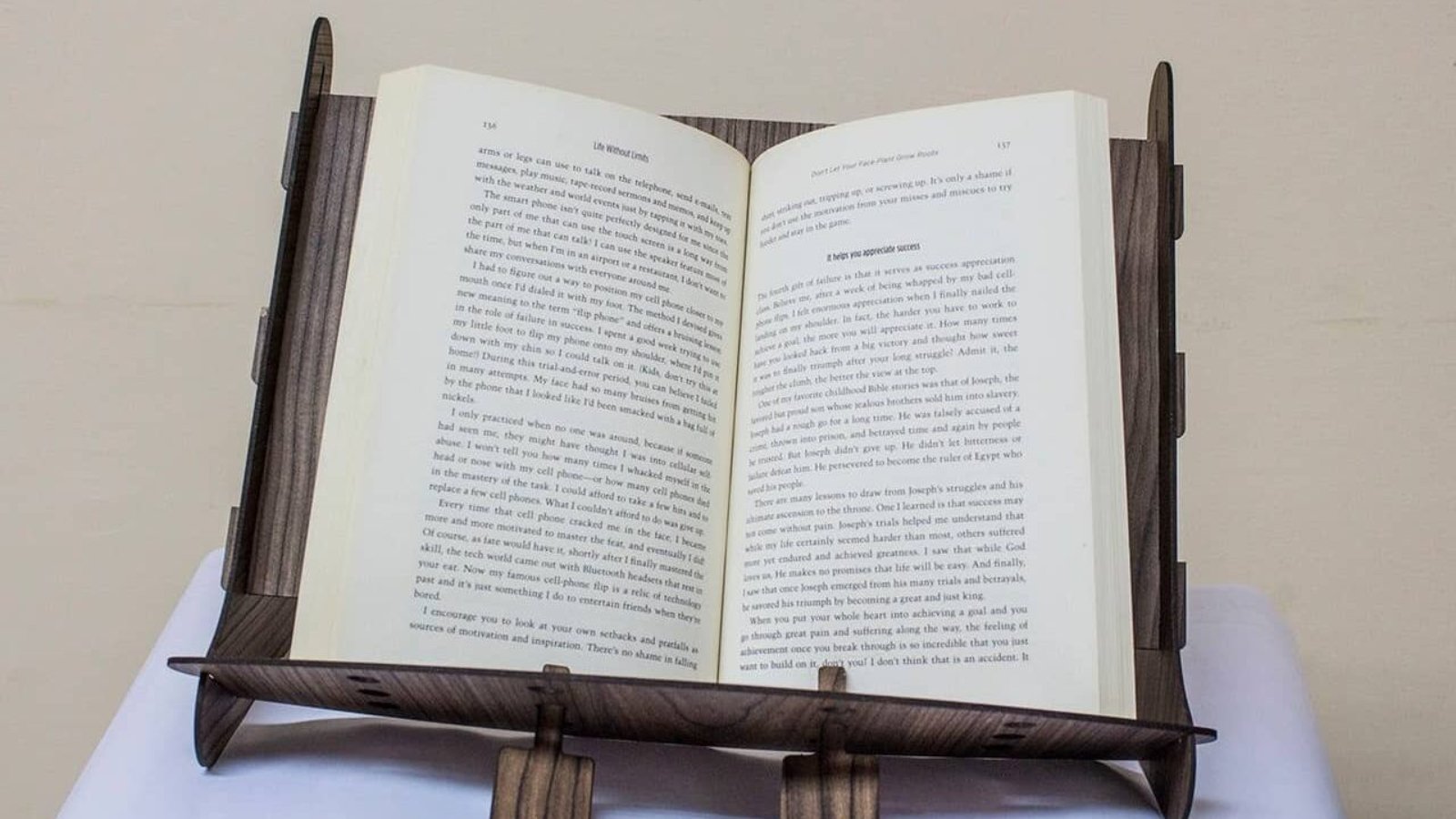 book-stand-free-laser-cutting-file.jpeg