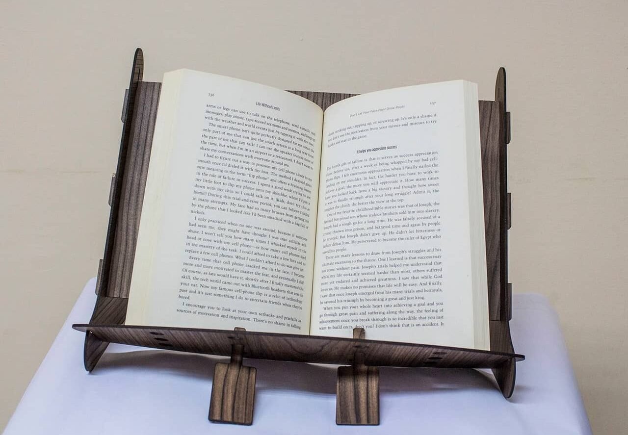 book-stand-free-laser-cutting-file.jpeg