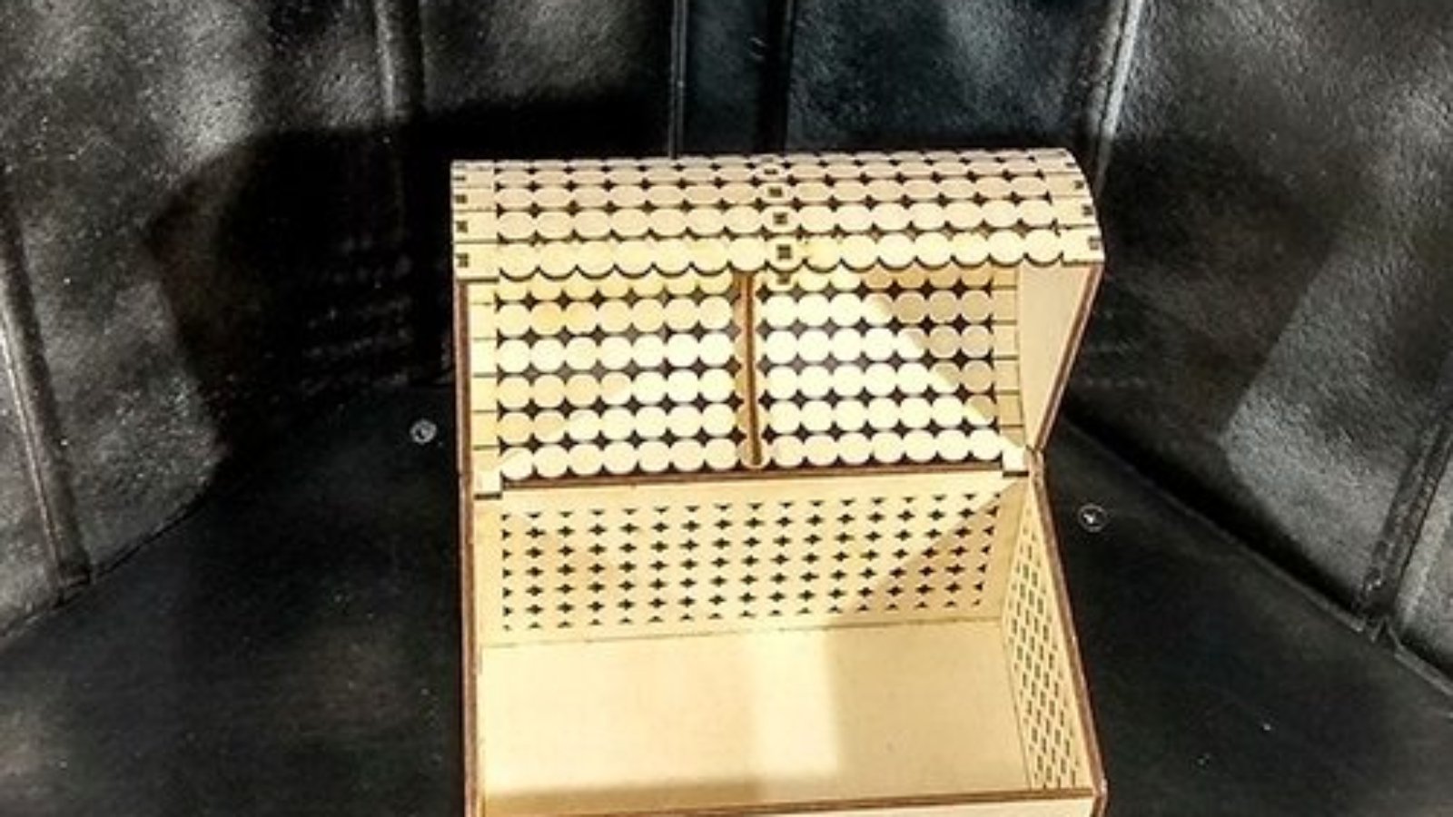 Decorative-jewelry-box-free-laser-cutting-design-file.jpeg