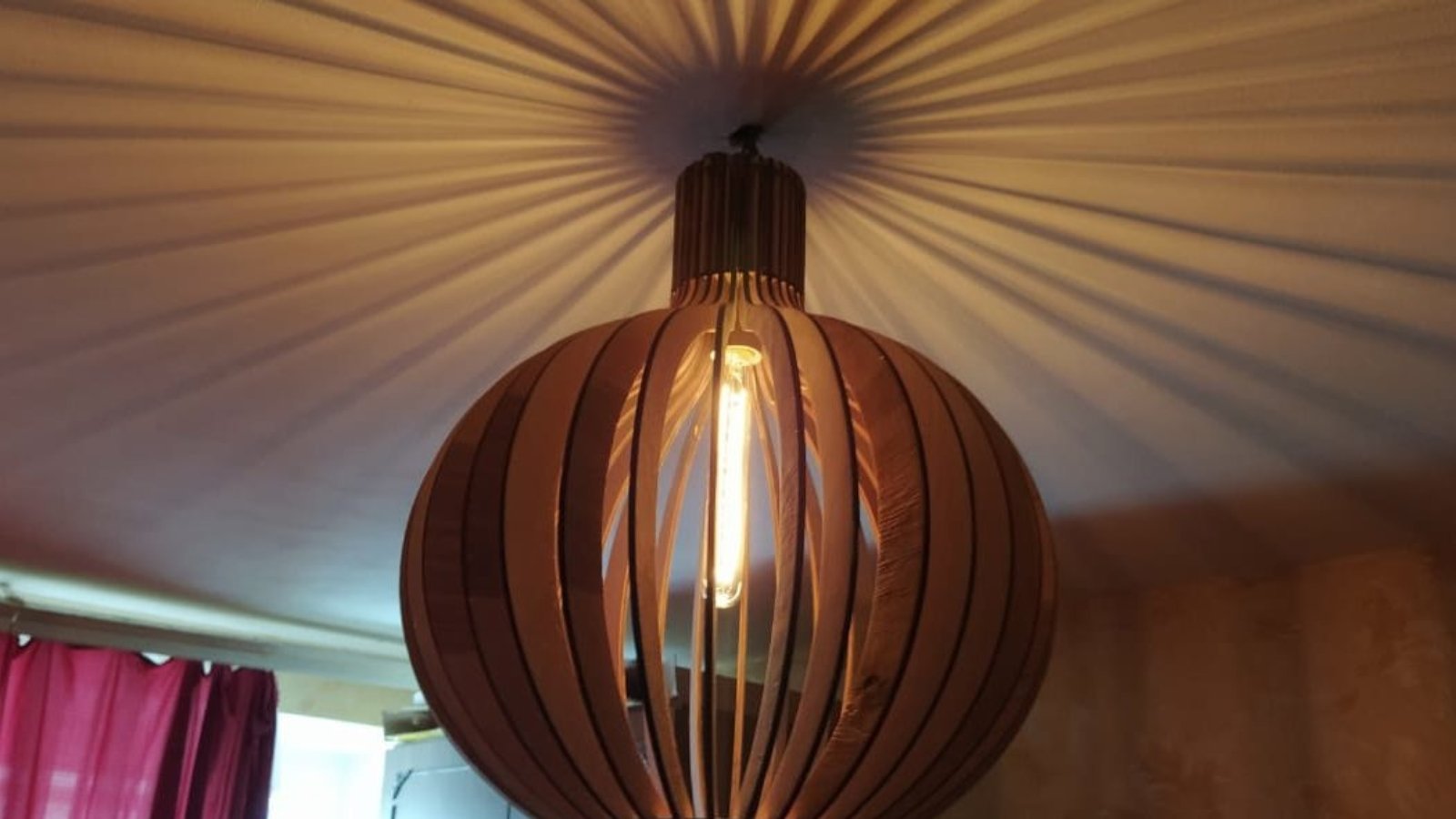 Wooden-Round-Pendant-Lamp-free-laser-cutring-file.webp
